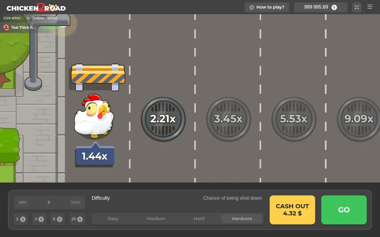 Poulet au niveau Hardcore, barrière de chantier franchie, multiplicateur 1.44x affiché, CASH OUT à 4.32 $